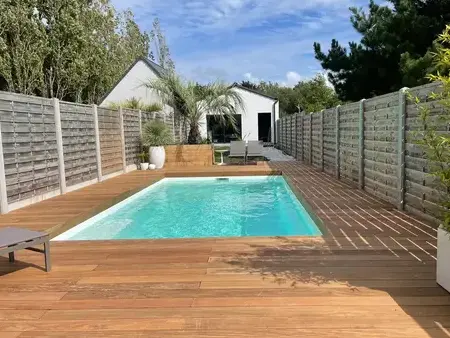 terrasse en bois de piscine à Saint-Michel-Chef-Chef - image 3